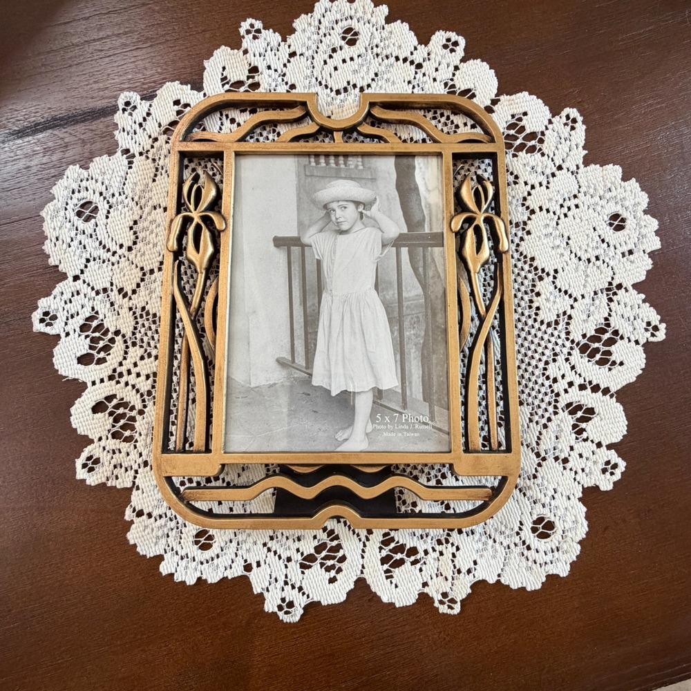 Vintage Art Nouveau Gold Tone Iris Flower 5x7 Picture Frame Tabletop Decor